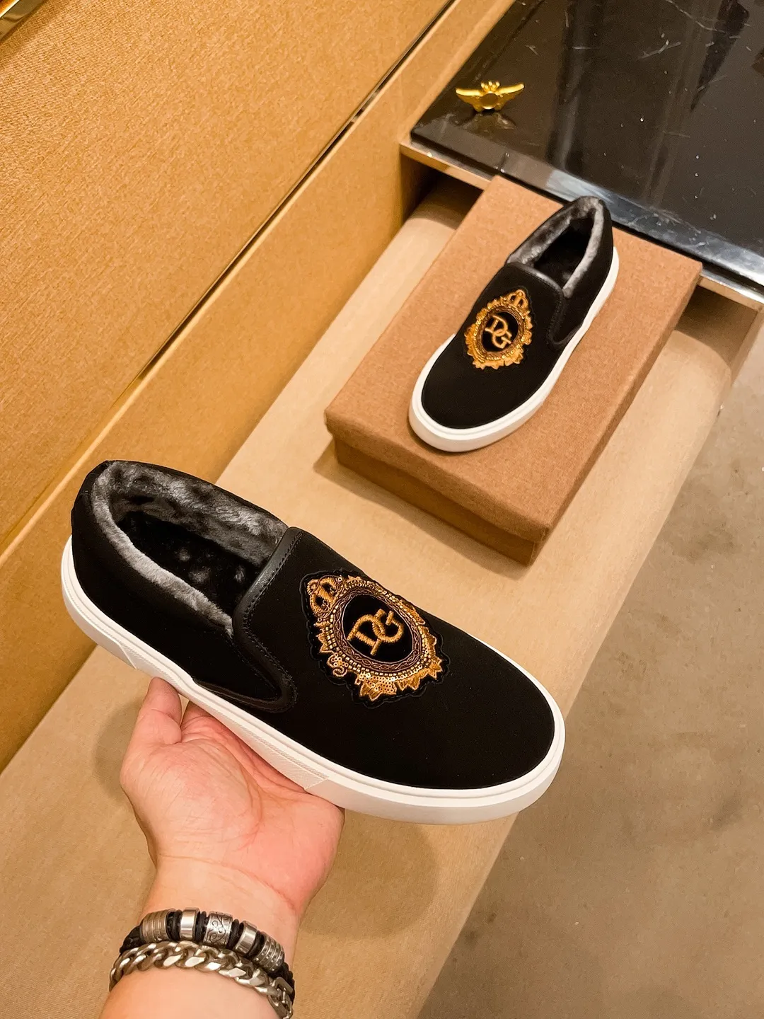 P360🚘🚘【DG】🔥 Velvet lining 🔥High-end men's shoes brand official website 1:1 latest masterpiece: the upper is made of Italian imported first-layer cowhide with Shushi original anti-slip and wear-resistant outsole🔥, making walking more convenient and comfortable! An exclusive new model, a stunning work, a beautiful 1:1 replica [color] compared to the official quality! Create a fashionable personality to set off your uniqueness! A must-have for trendy men! Classic🔥Size: 38-44 Color: 🔥 3⃣️colors available🔥